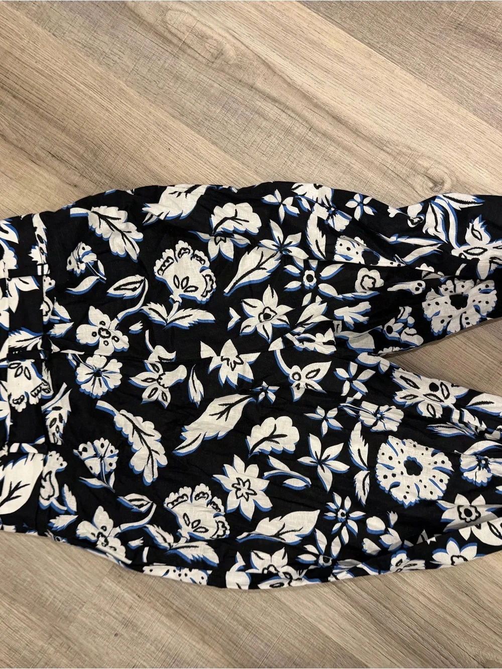 NWT Zara with live. Black & White Floral Wide-Leg Pants